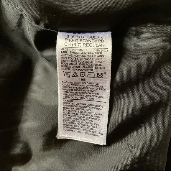 Old Navy Boys Quilted Puffer Jacket - Picture 5 of 8